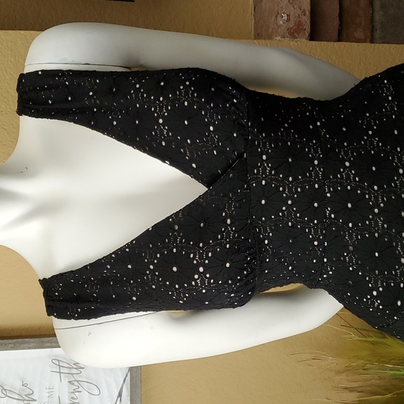 🆕️ ENFOCUS STUDIO Black Lace V-Neck Bodycon Sleeveless Dress SIZE: 8 - Picture 2 of 8